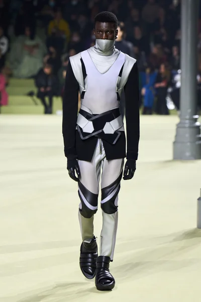 Look 50